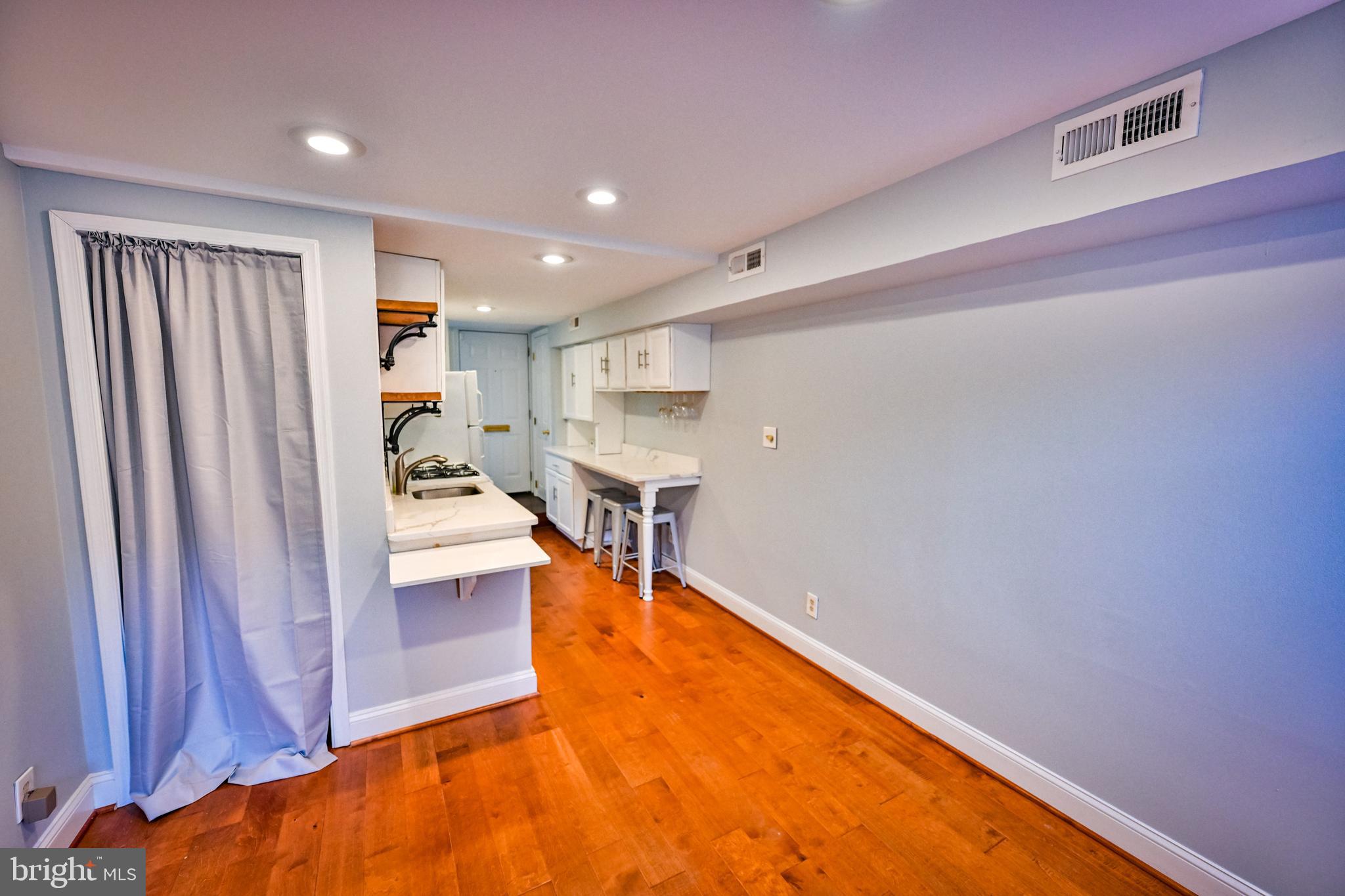 SOUTH BALTIMORE - Residential Lease