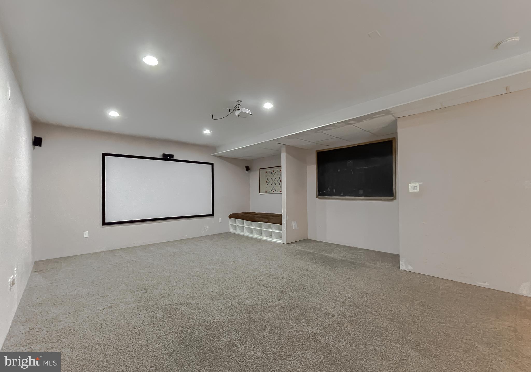 PEMBROOKE - Residential