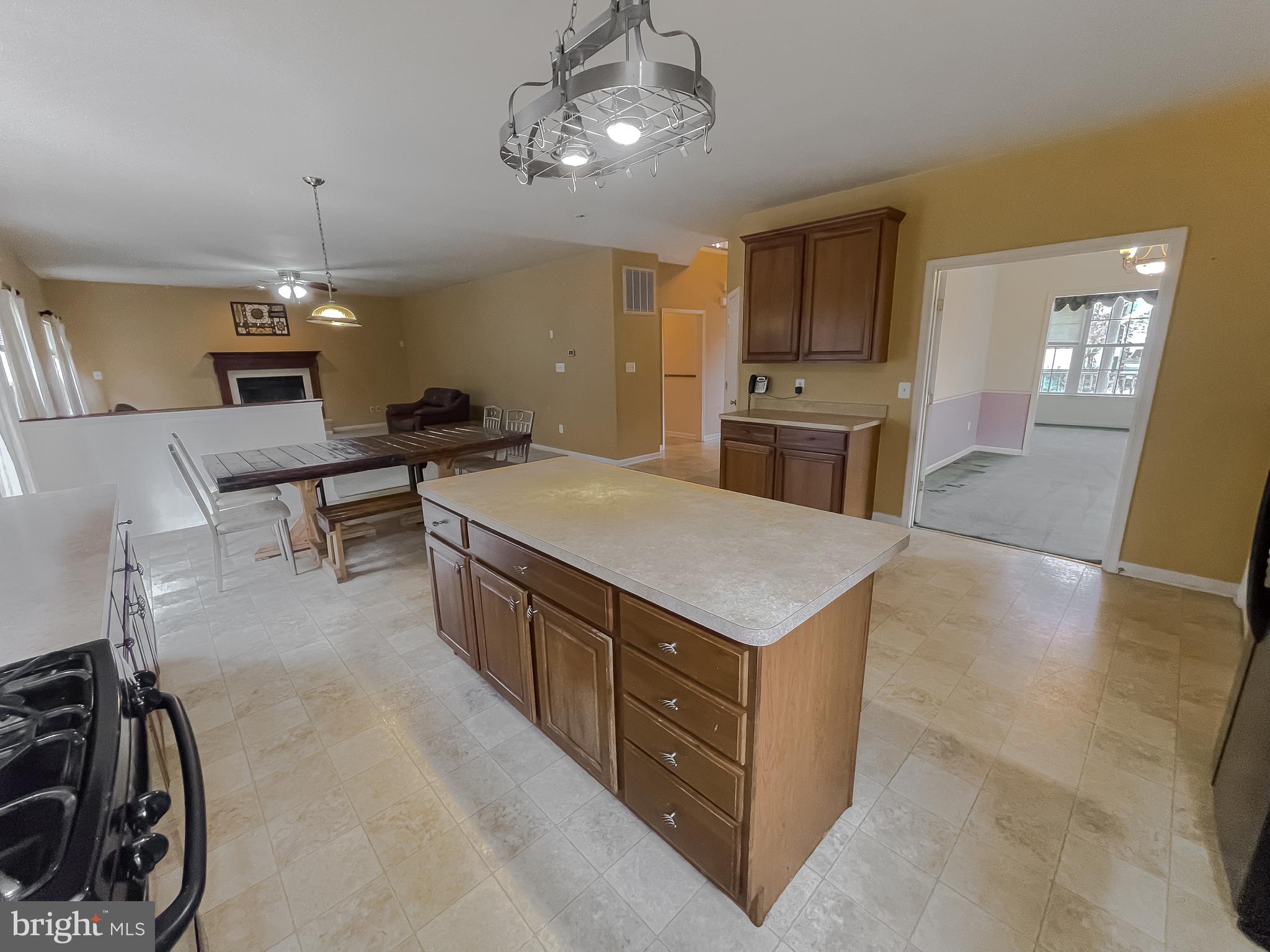 PEMBROOKE - Residential