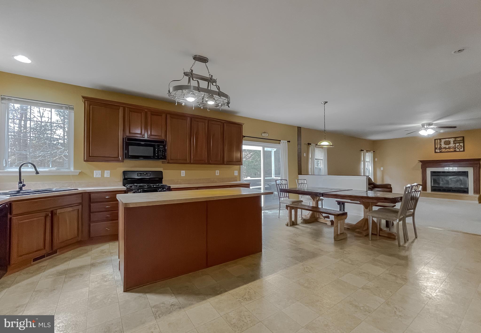 PEMBROOKE - Residential