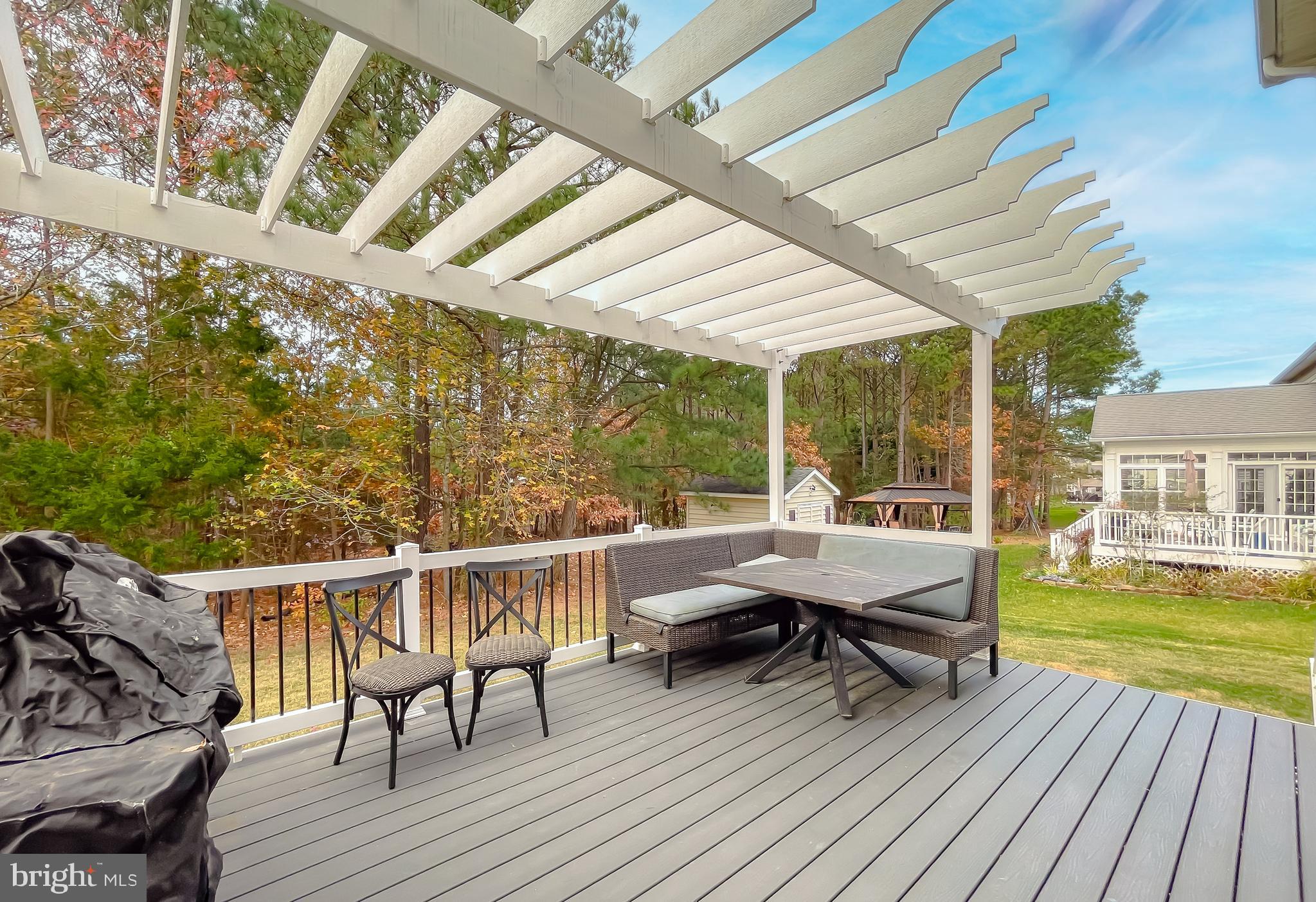 PEMBROOKE - Residential