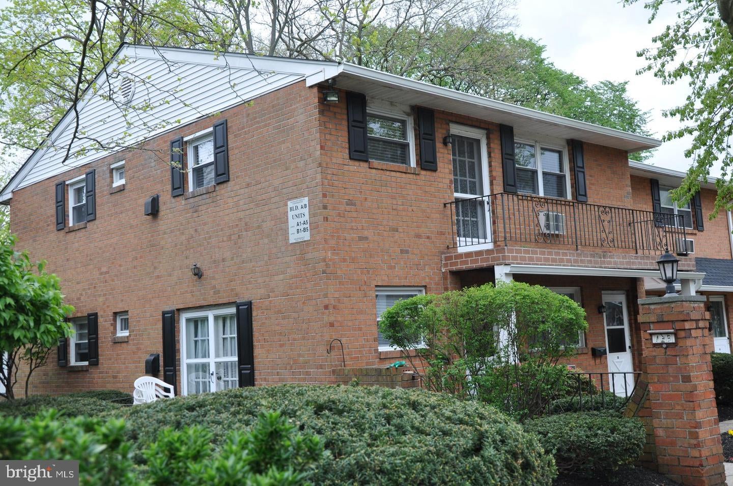 340 WOODLAWN TERRACE B1