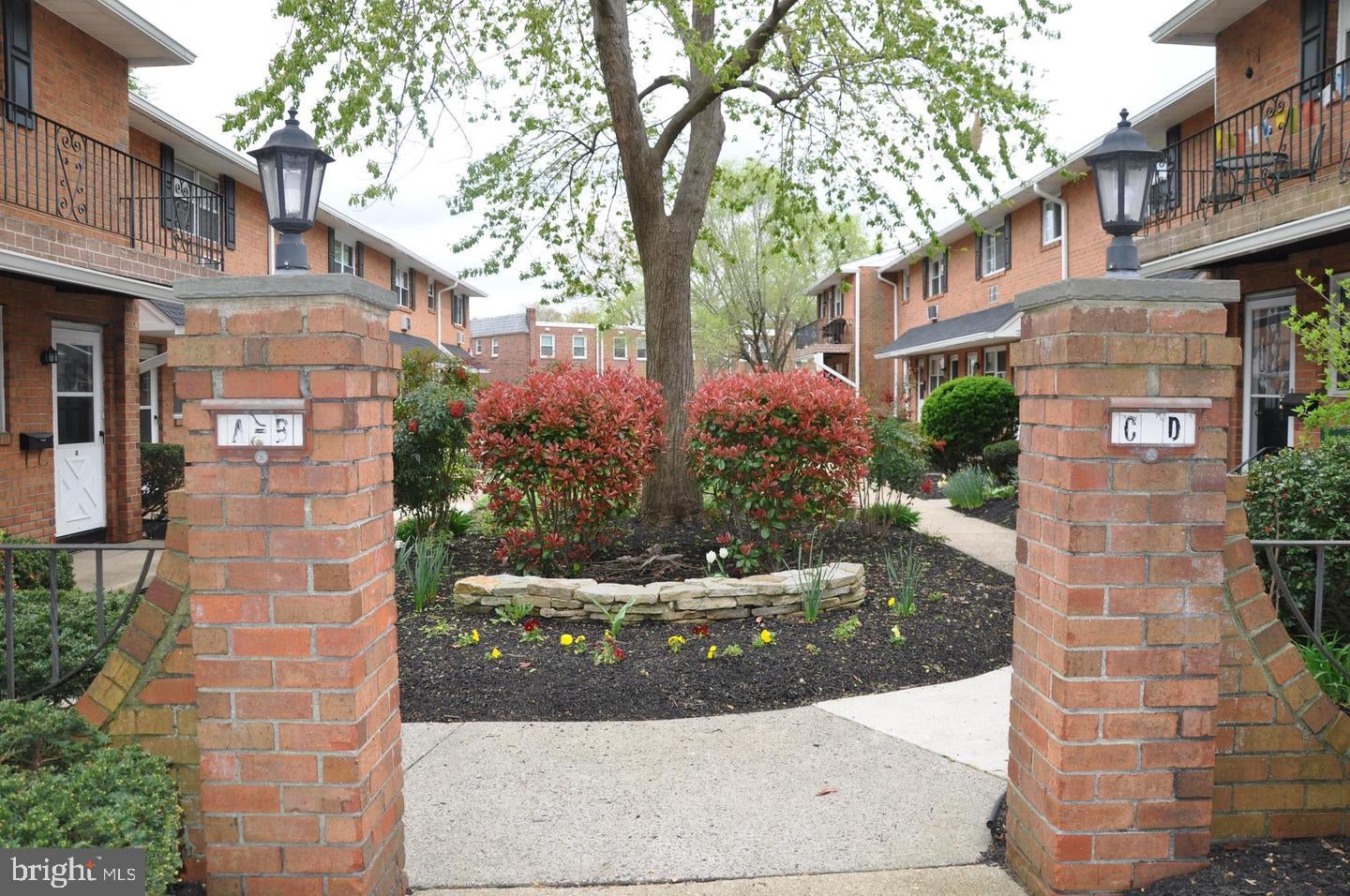 340 WOODLAWN TERRACE B1