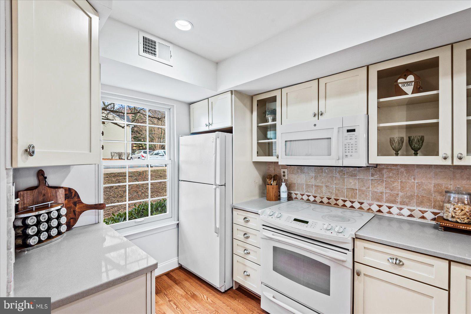 WATERS EDGE - Residential