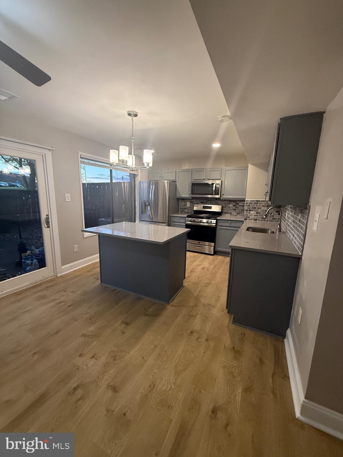 OAKLAND MILLS - Residential Lease