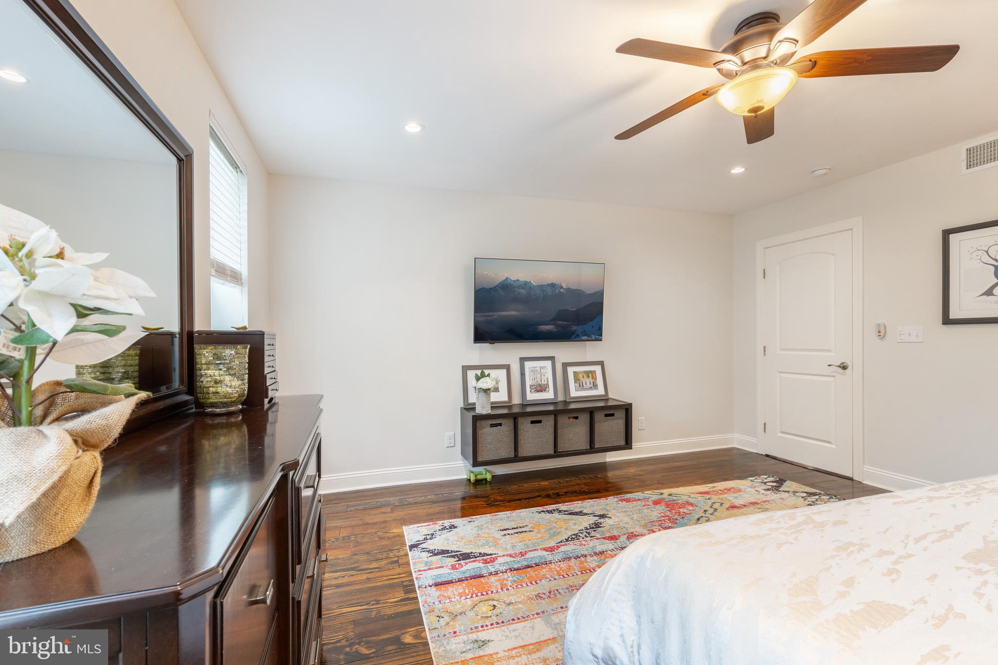 BELLA VISTA - Residential