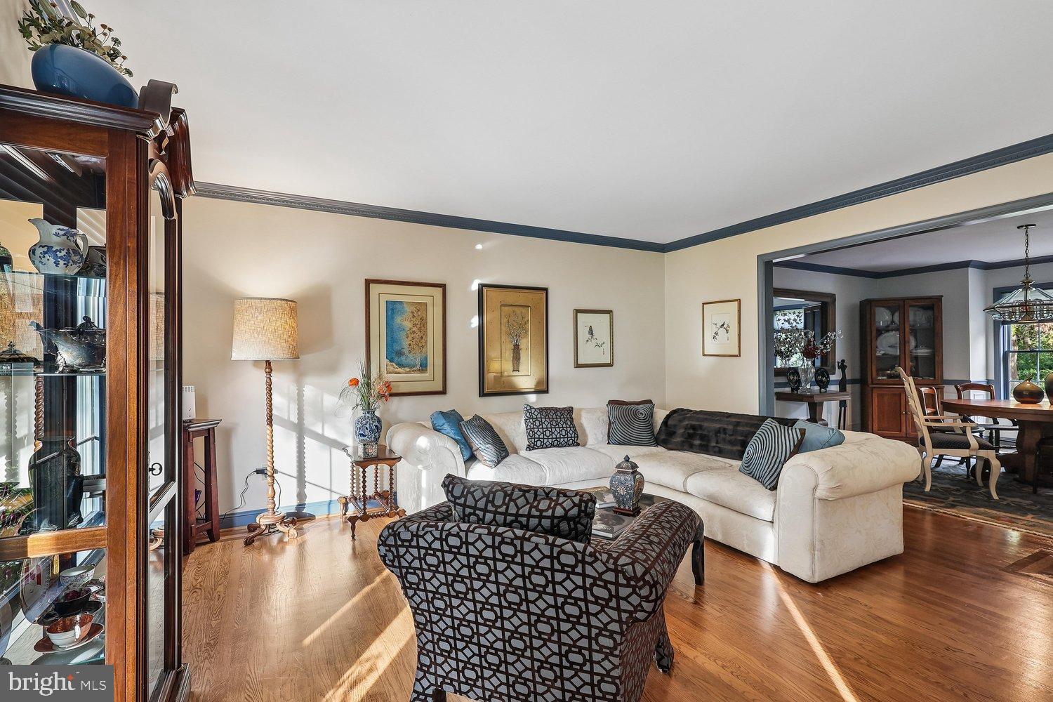 260 W PASADENA ROAD