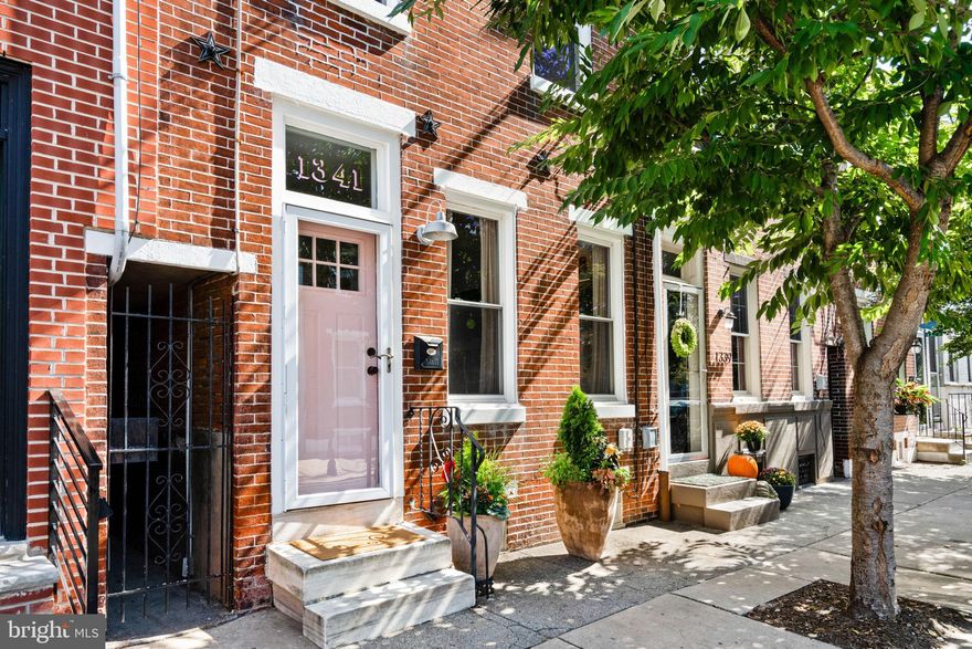 1341 E Palmer Street is a 2 bedroom, 1 bathroom character rich row home situated on a prime tree-lined block,  literal steps from popular neighborhood spots and multiple green spaces. Located down the block from Adaire Elementary School, Castellino’s Italian Market, neighborhood gem Anne’s Place, and Historic Palmer Cemetery. Within walking distance to Palmer Park, James Beard Award winning Kalaya, LMNO, and many more on Frankford Ave!