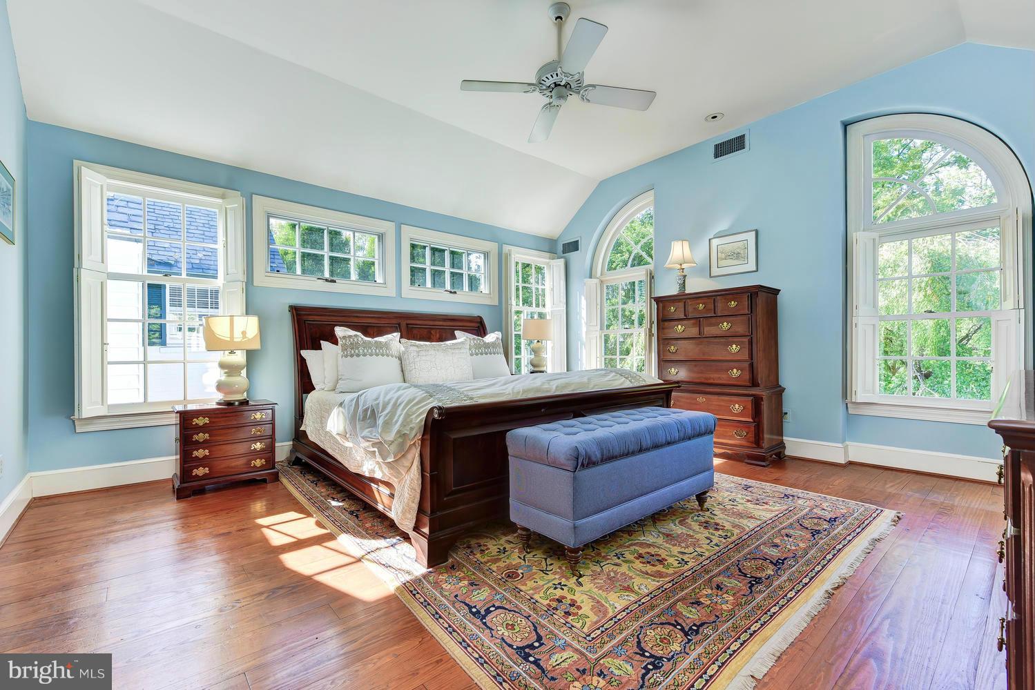 COLLEGE PARK - Residential