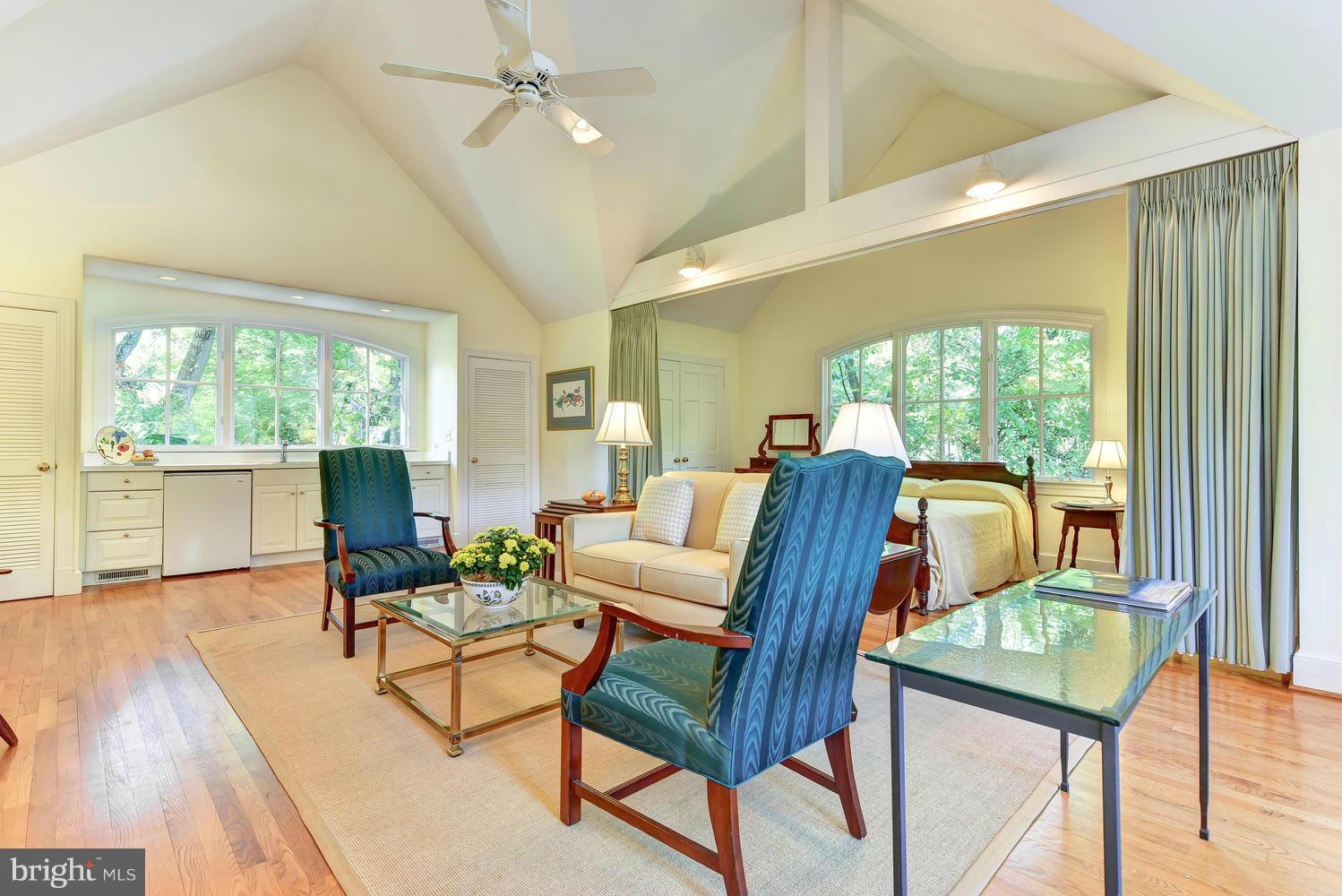 COLLEGE PARK - Residential