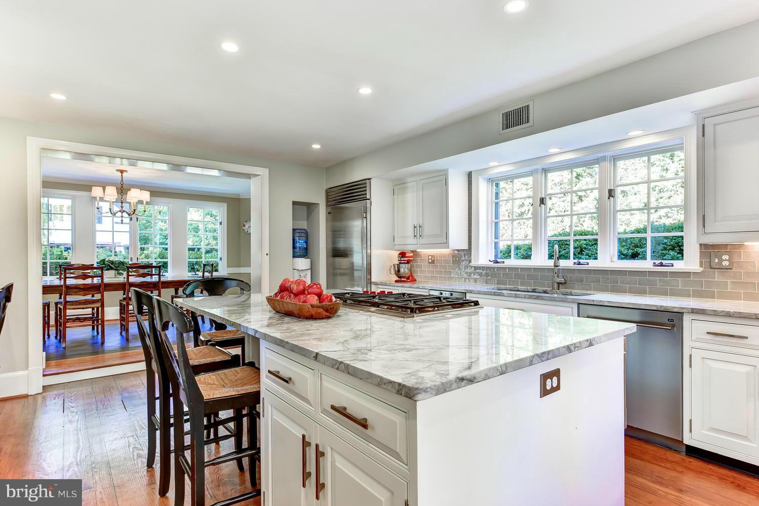 COLLEGE PARK - Residential