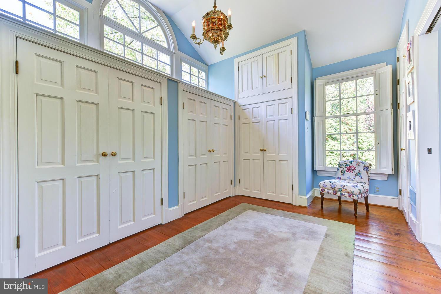 COLLEGE PARK - Residential