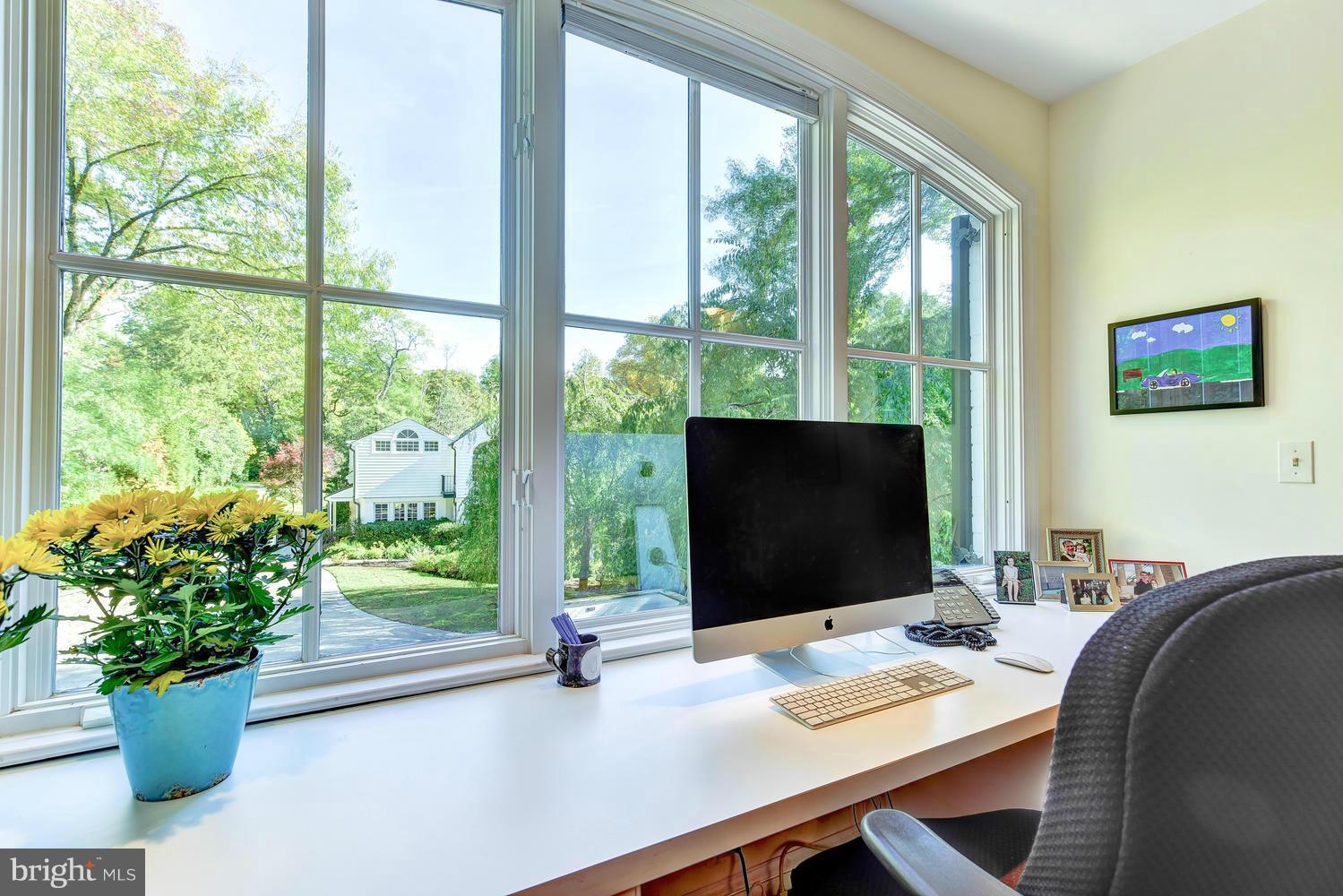 COLLEGE PARK - Residential