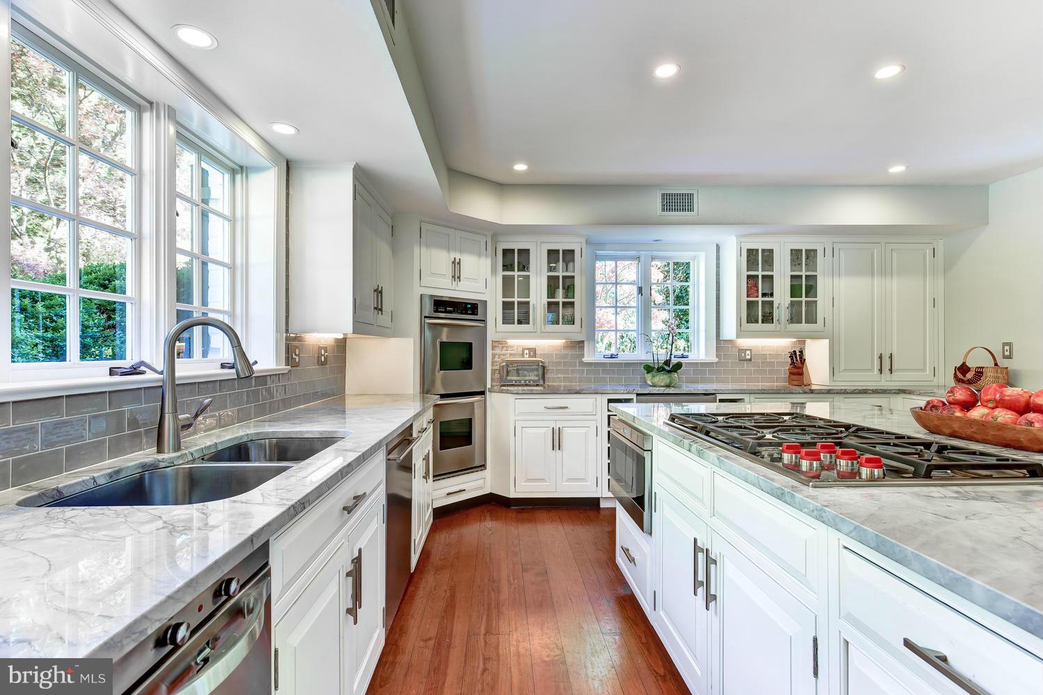 COLLEGE PARK - Residential