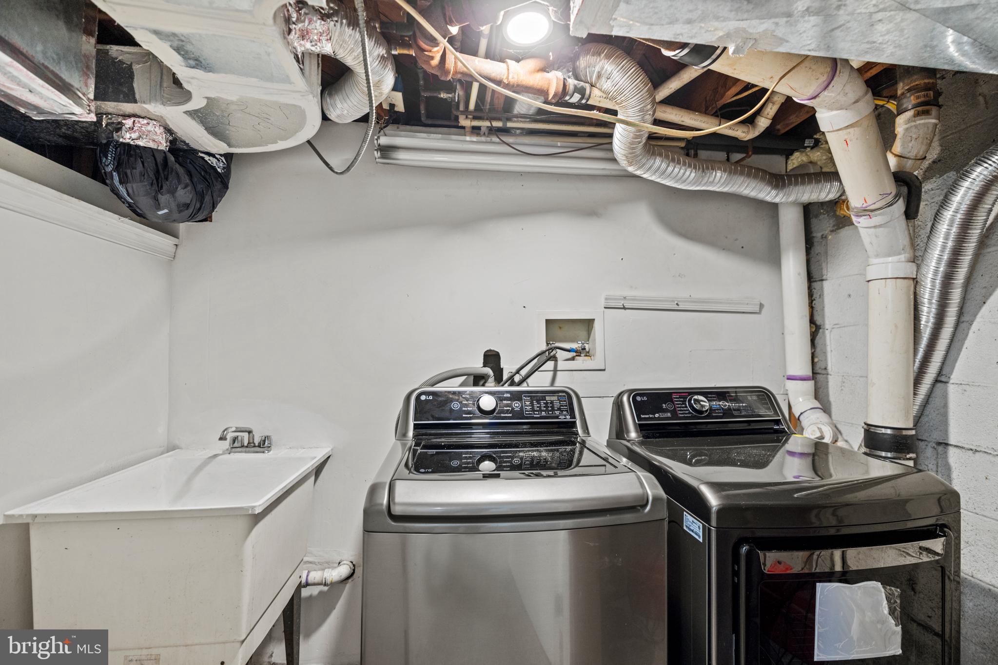 TYLER PARK - Residential Lease