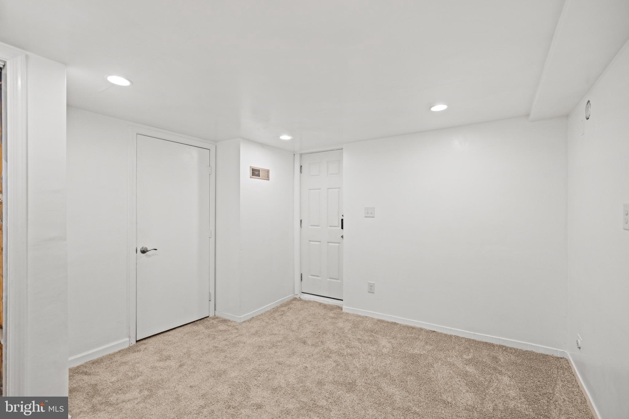 TYLER PARK - Residential Lease