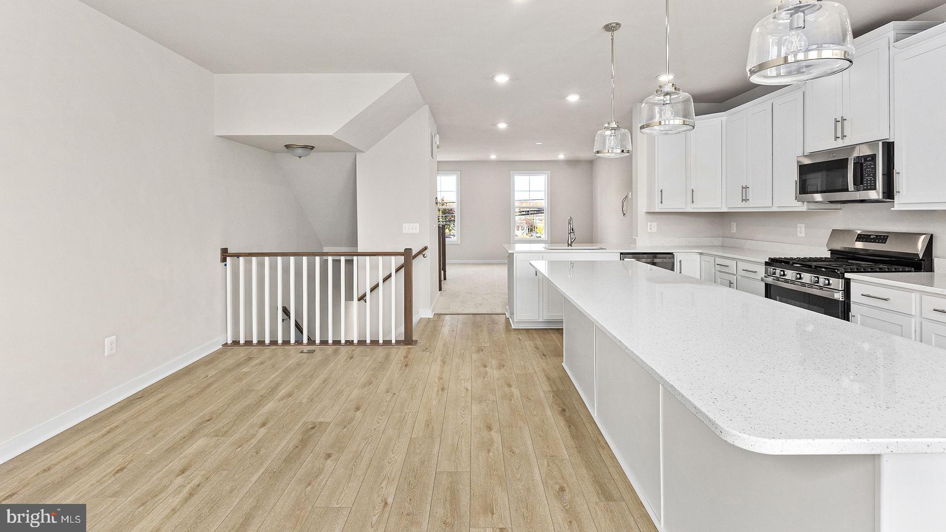 MARY'S LANDING - Residential