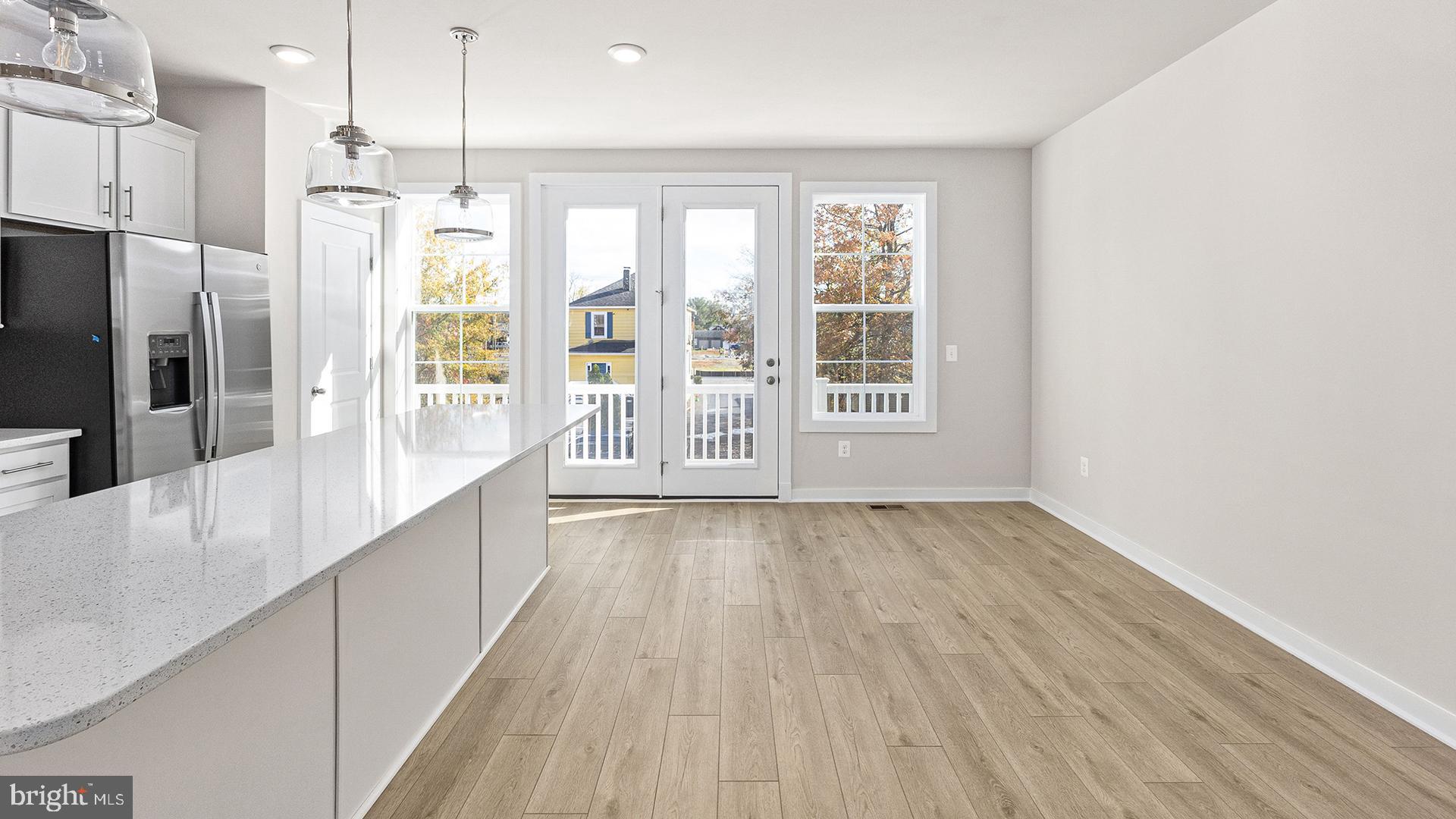 MARY'S LANDING - Residential