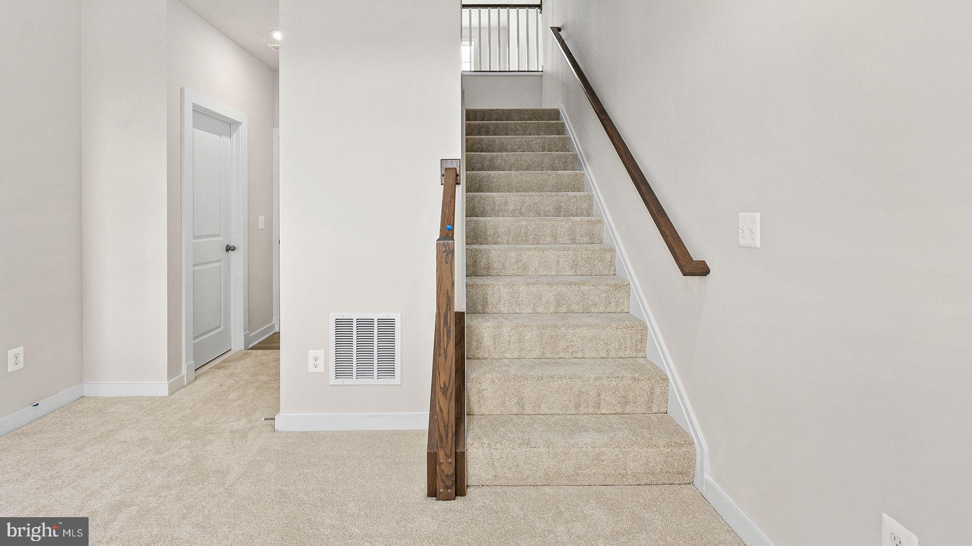 MARY'S LANDING - Residential