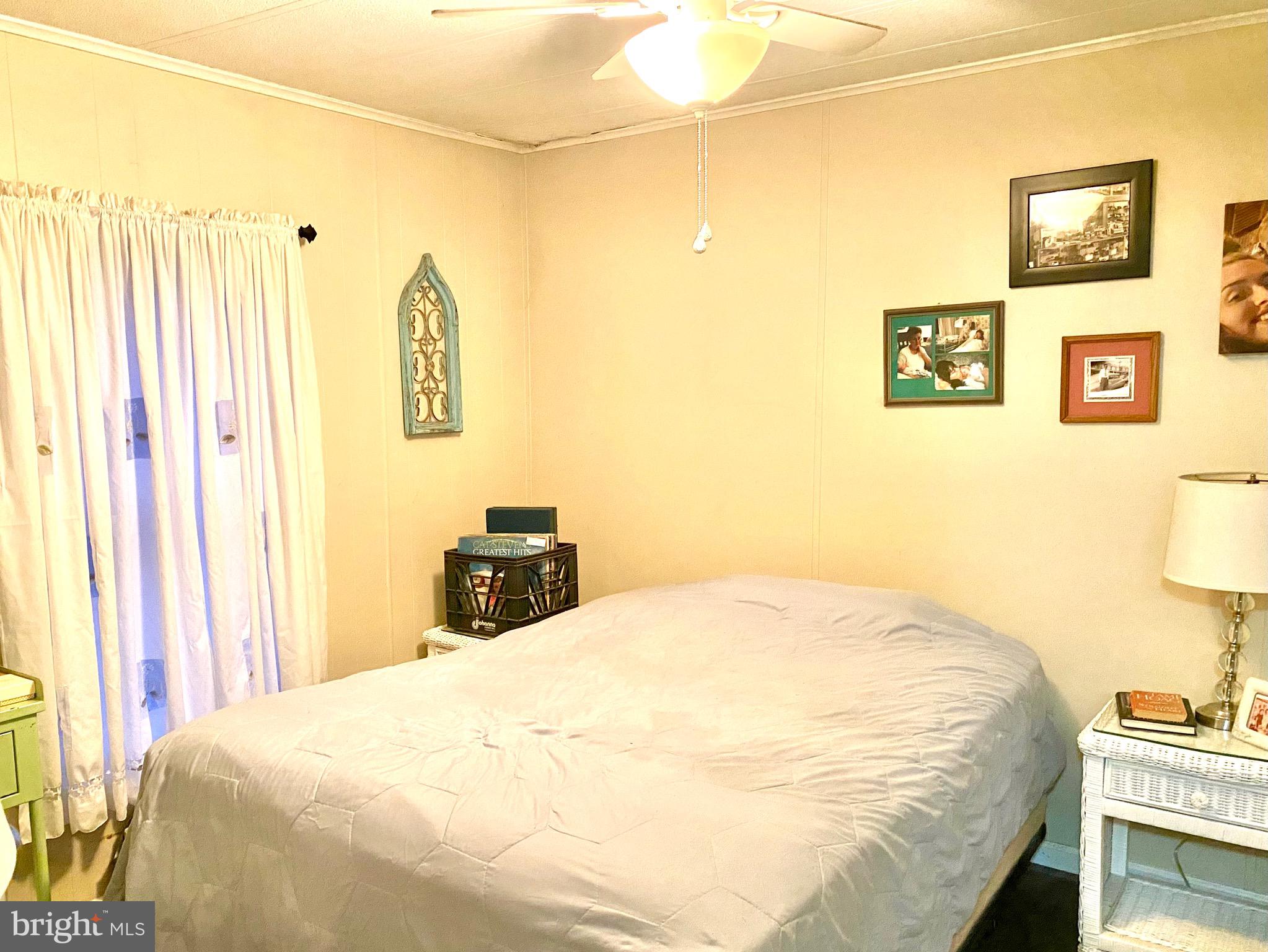 ANGOLA BEACH - Residential