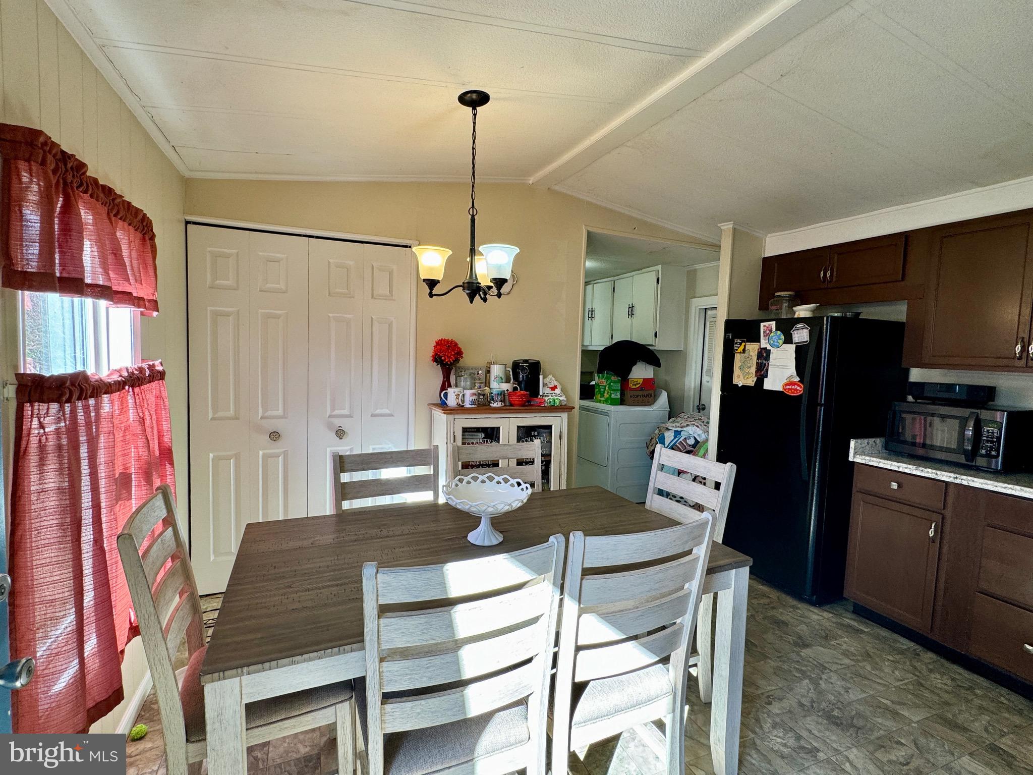 ANGOLA BEACH - Residential