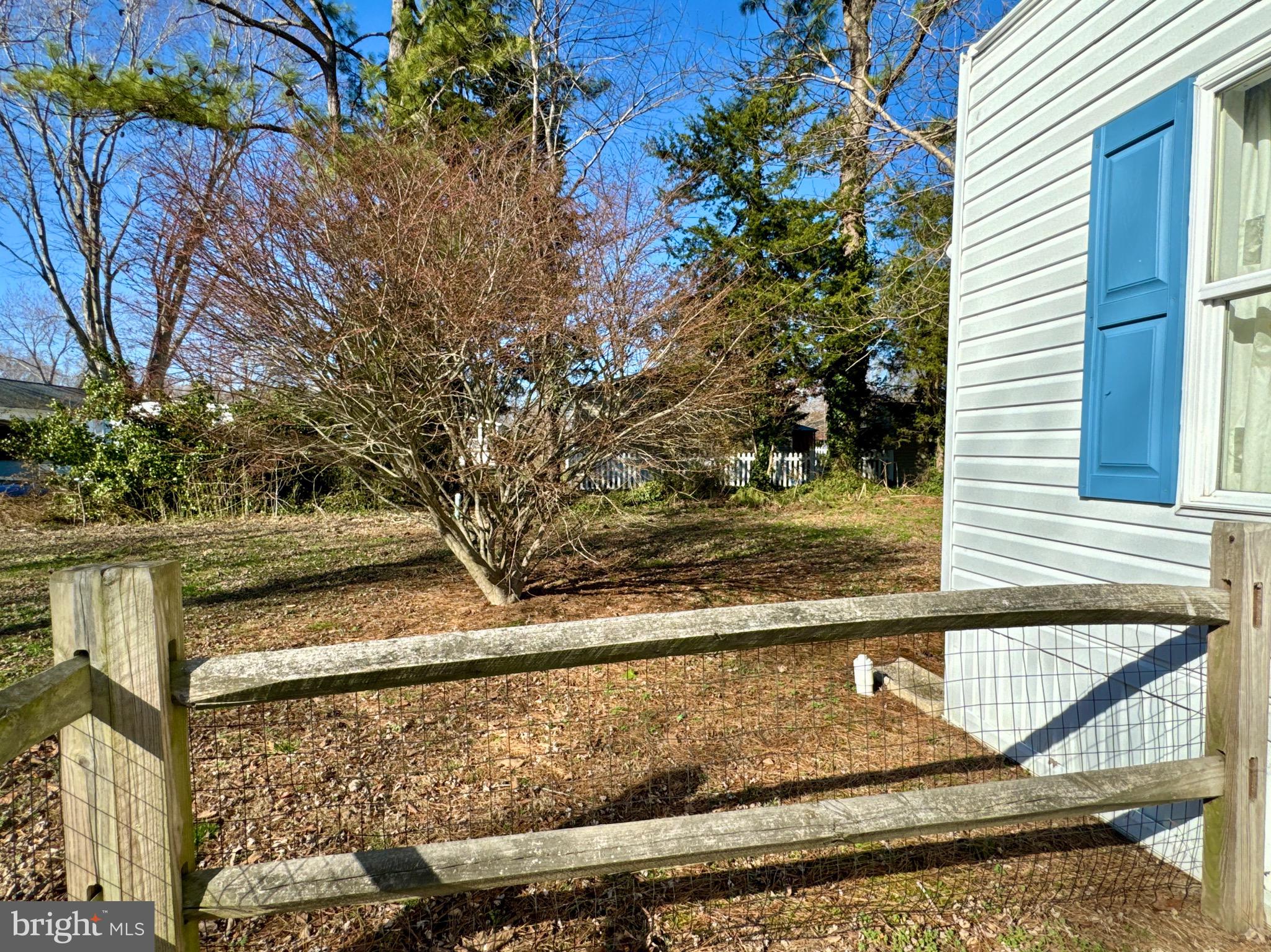 ANGOLA BEACH - Residential