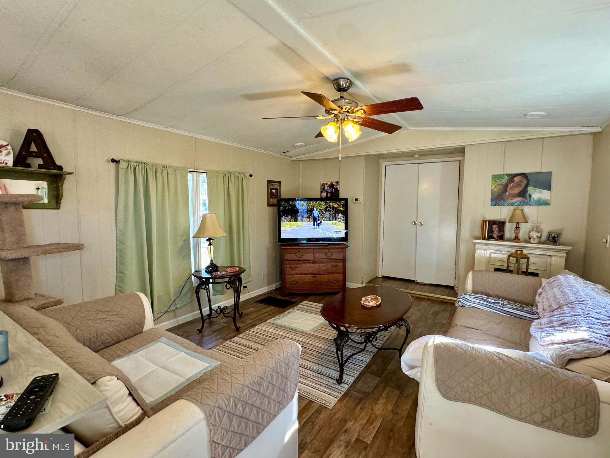 ANGOLA BEACH - Residential