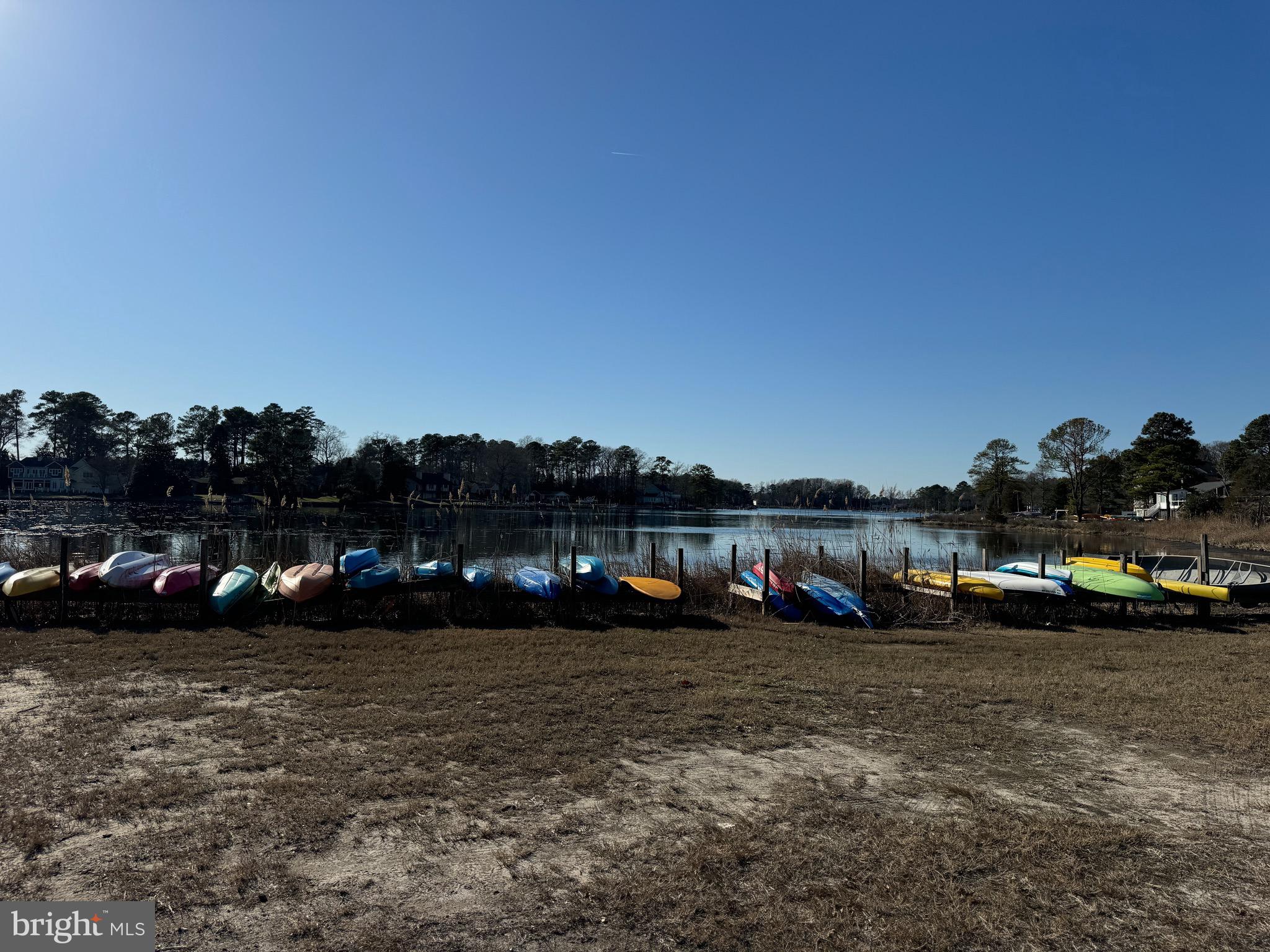 ANGOLA BEACH - Residential