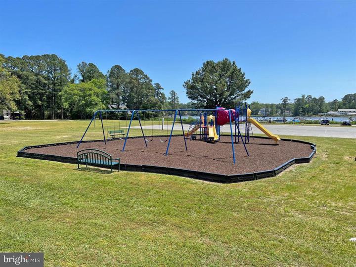 ANGOLA BEACH - Residential