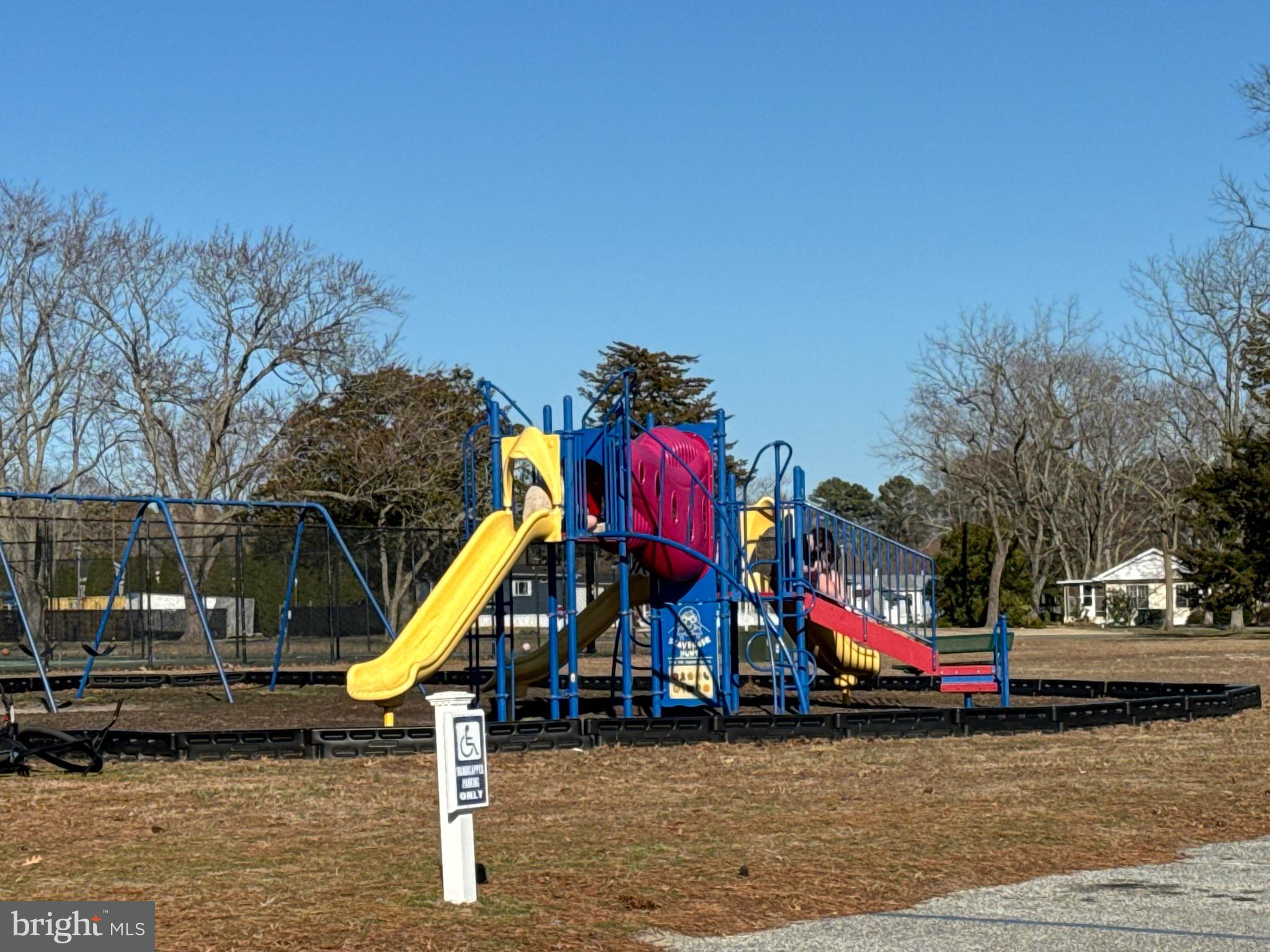 ANGOLA BEACH - Residential