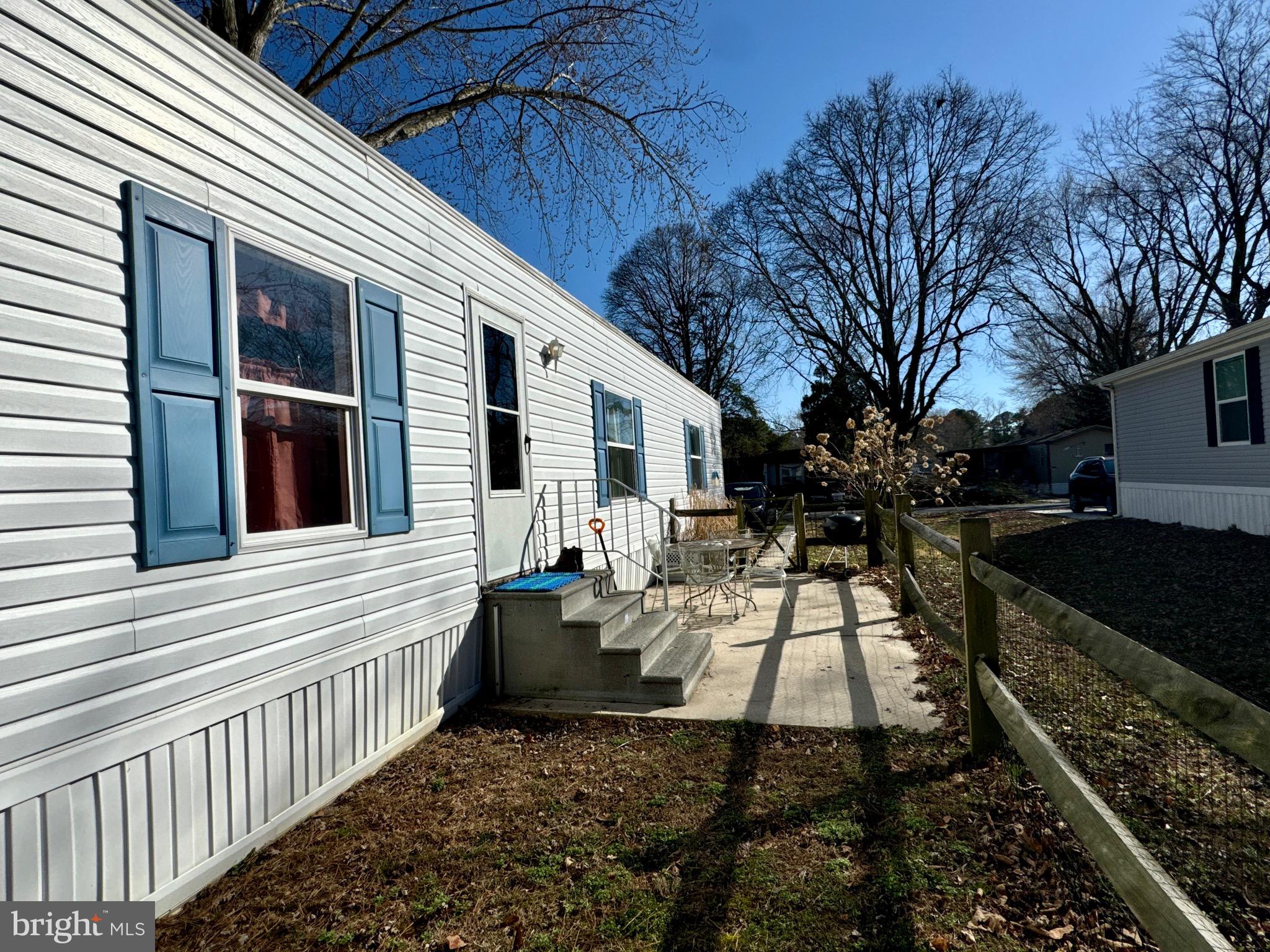 ANGOLA BEACH - Residential