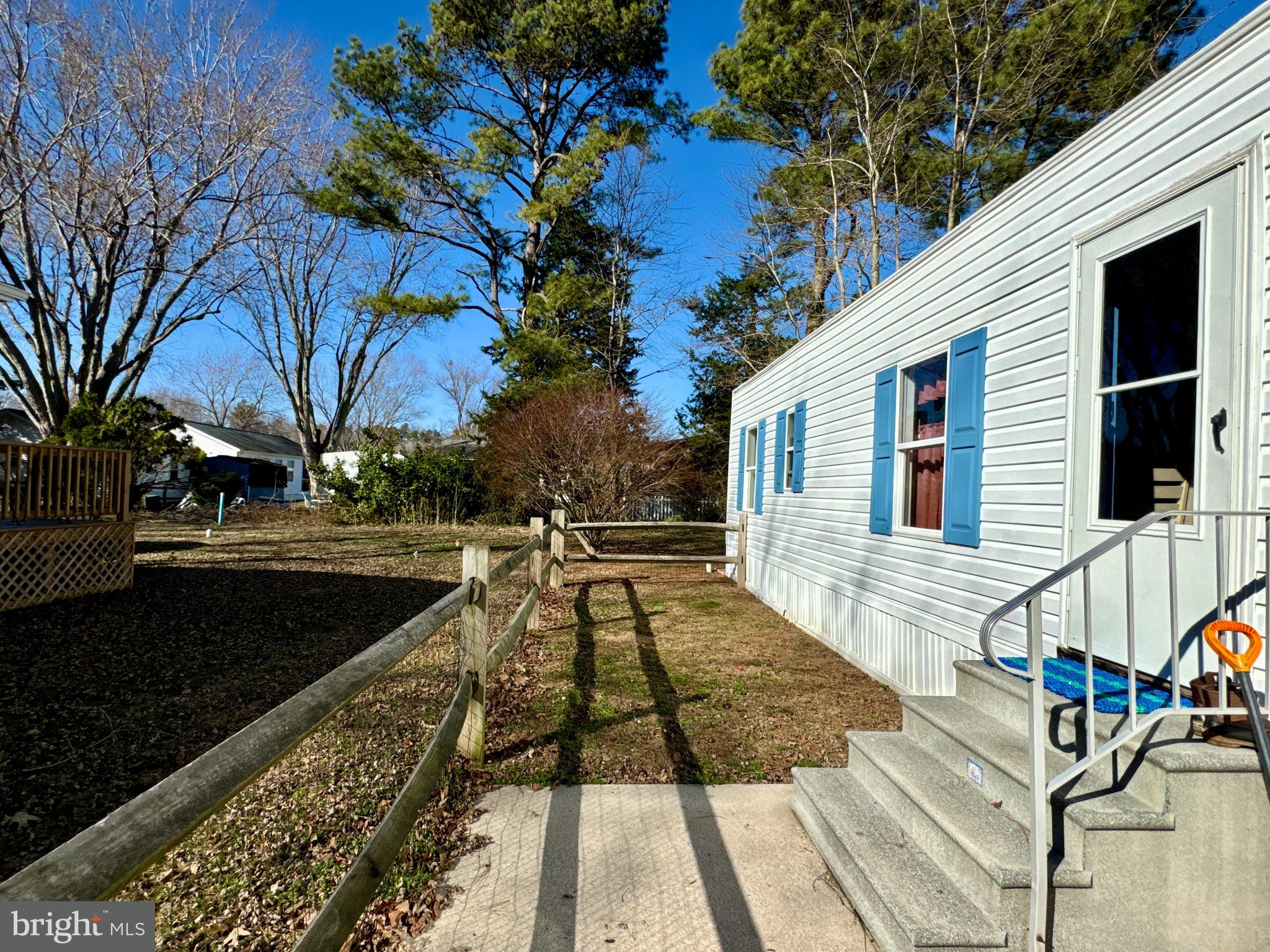 ANGOLA BEACH - Residential