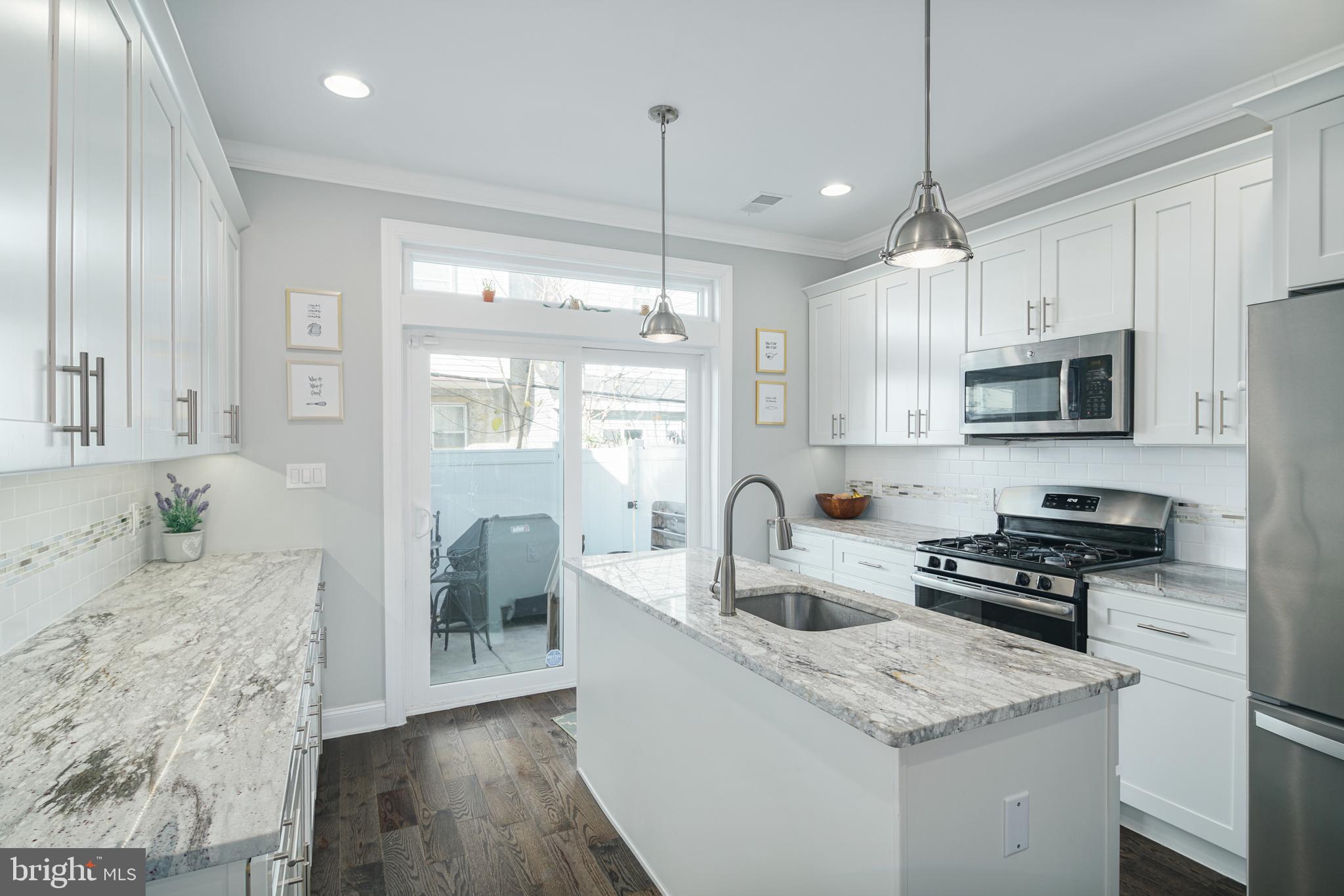 POINT BREEZE - Residential