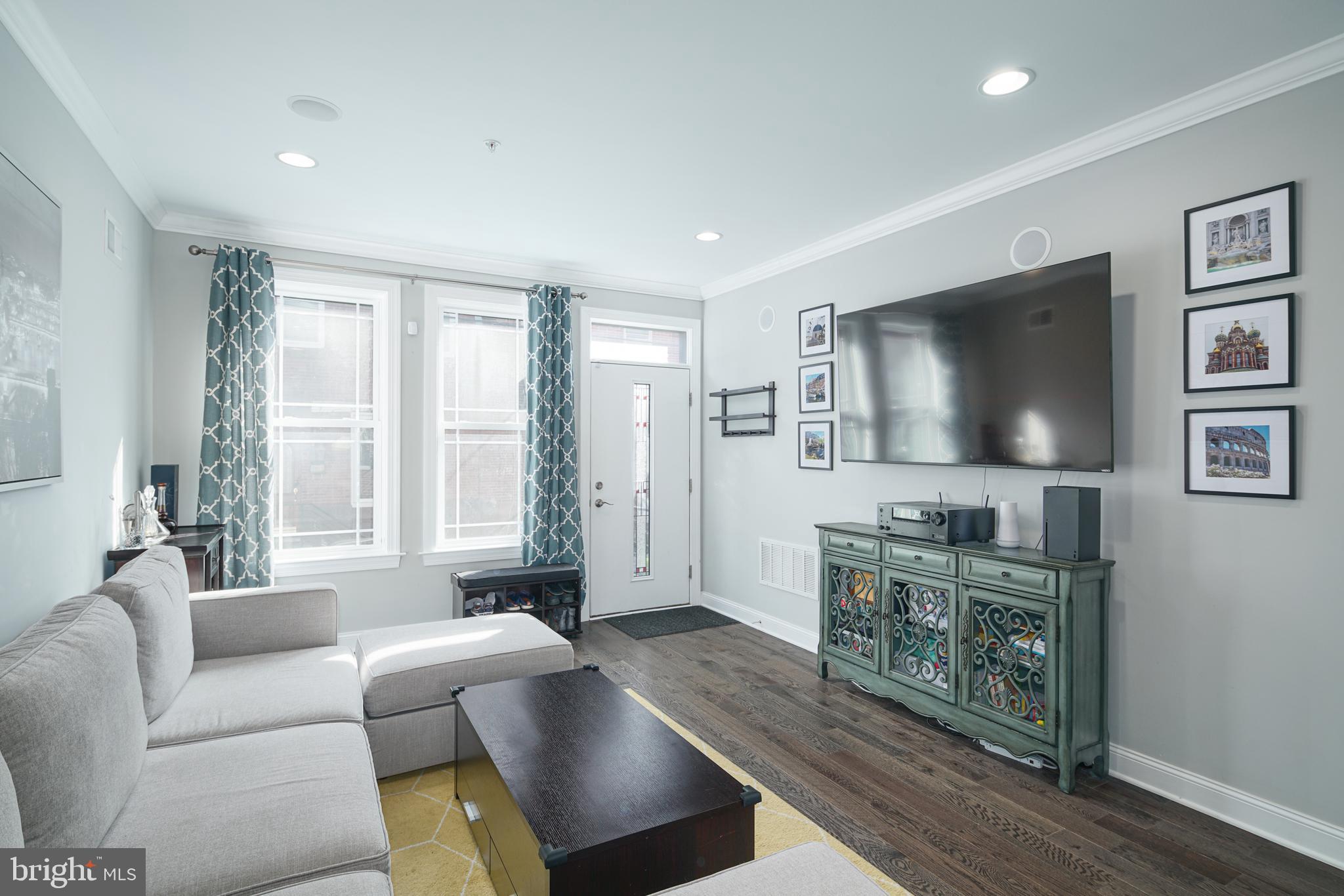 POINT BREEZE - Residential