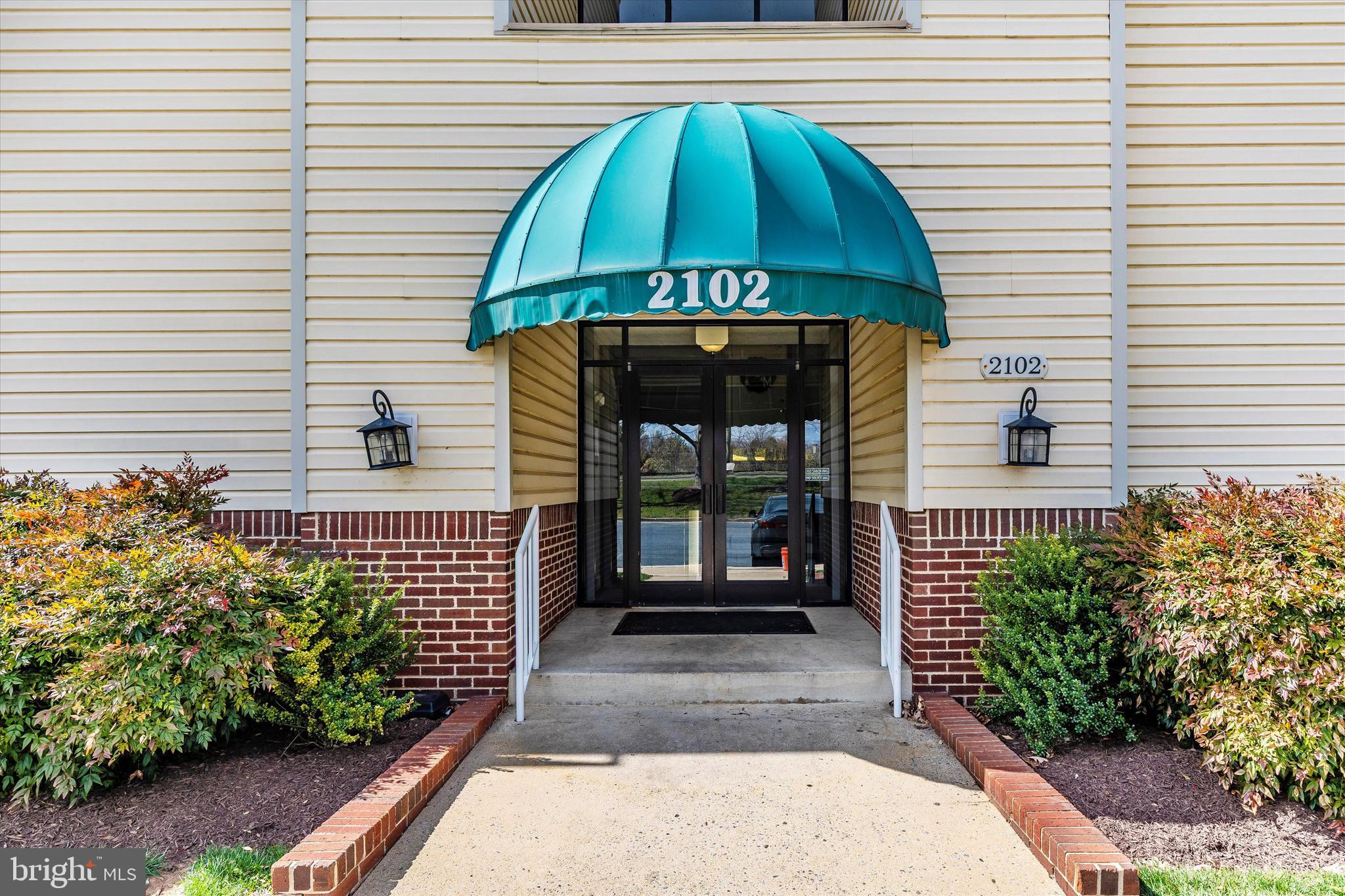 AVONDALE CONDOMINIUM - Residential