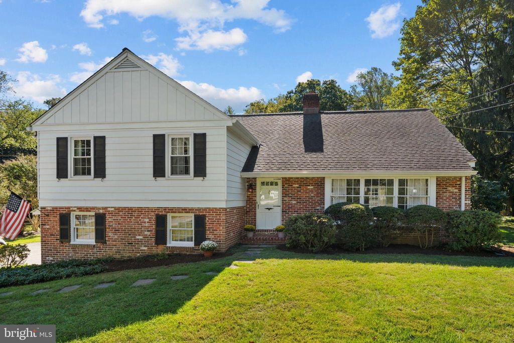 Photo of 962 Weadley Road, RADNOR, PA 19087 (MLS # PACT2111590)