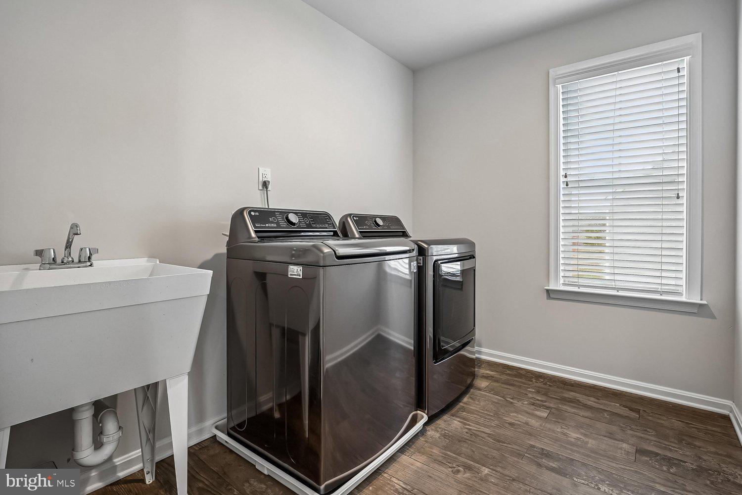 COPPER MILL ESTATES - Residential