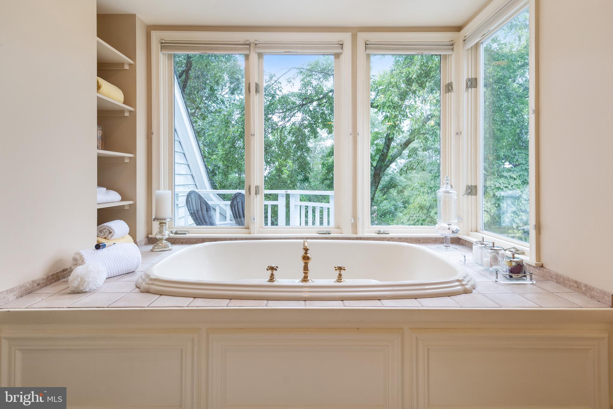 ROUND BAY - Residential