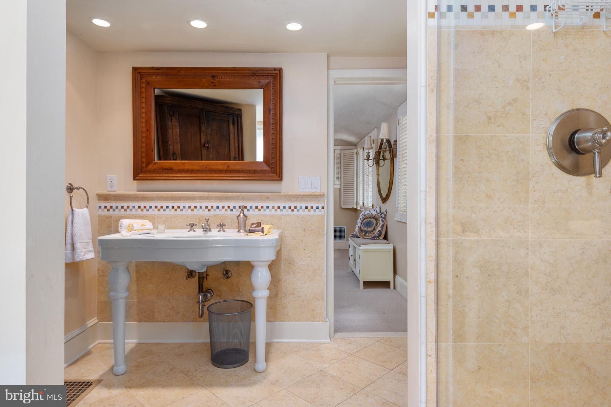 ROUND BAY - Residential