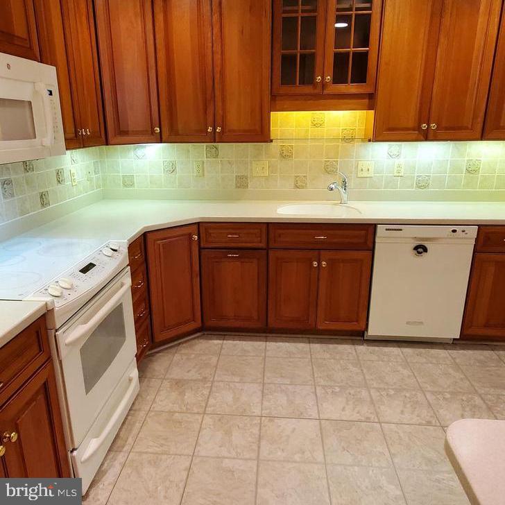 ROSSMOOR MUTUAL - Residential Lease