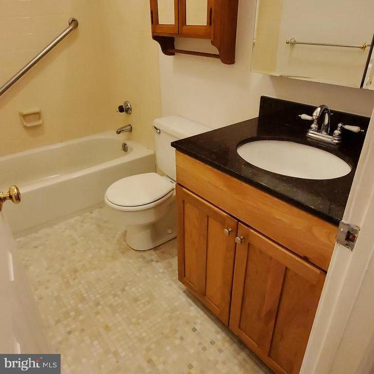 ROSSMOOR MUTUAL - Residential Lease