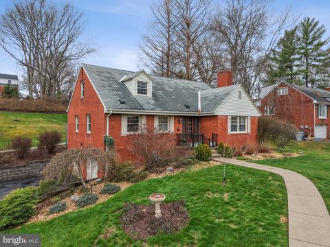 Homes For Sale - 223 Ridgeview Drive Dr<br/> Washington County, VENETIA, PA 15367