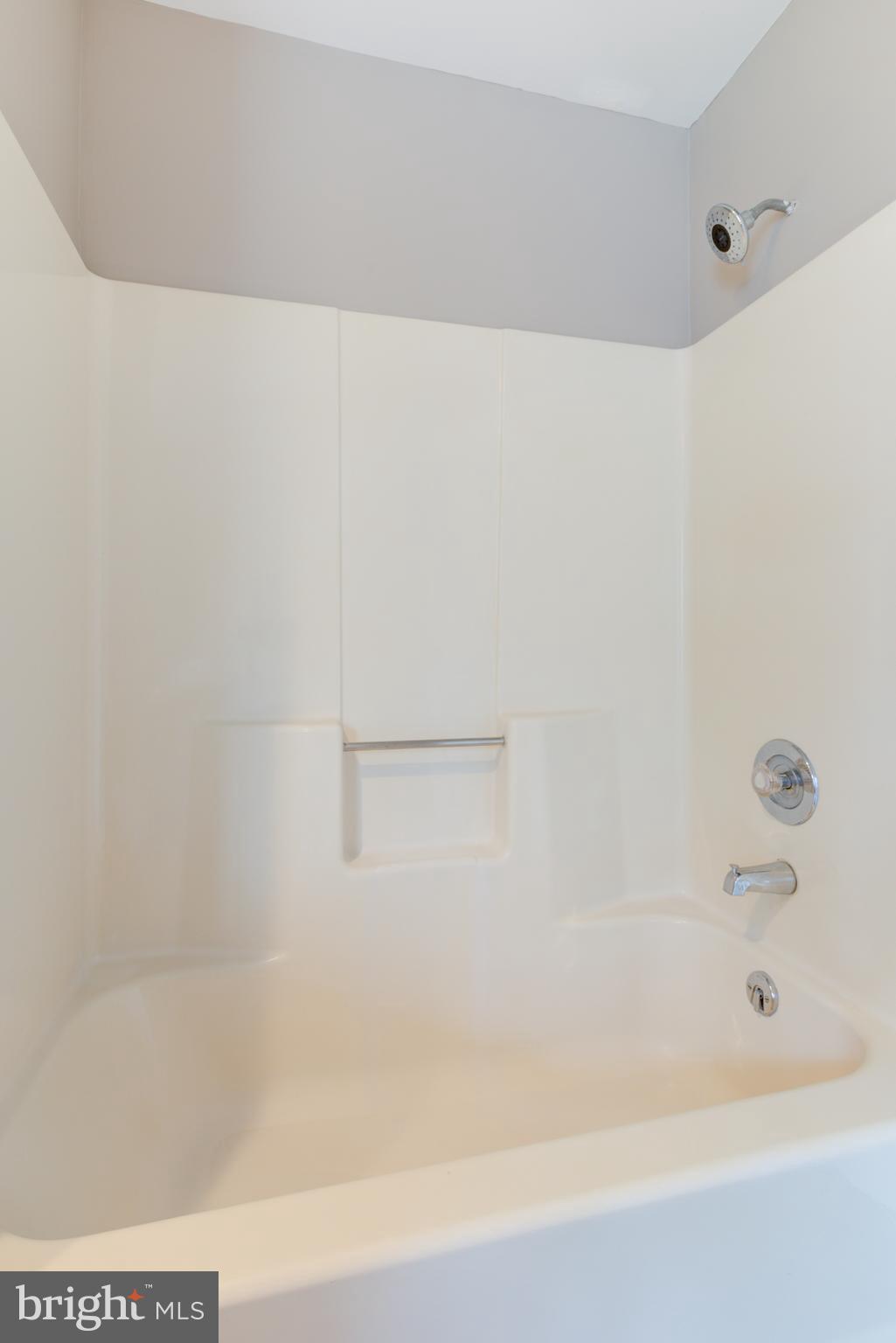 COUNTRY CLUB VALLEY - Residential