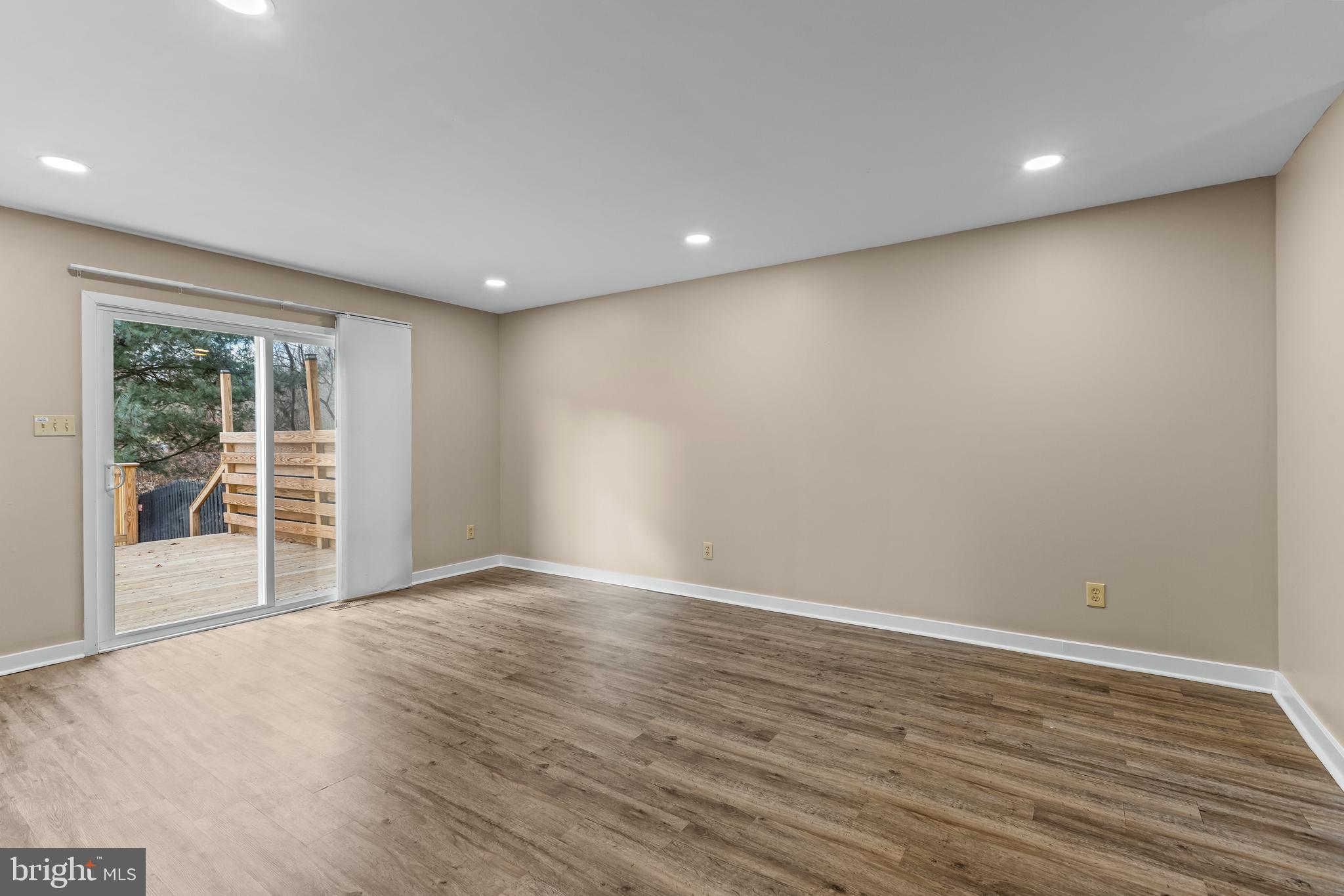 COUNTRY CLUB VALLEY - Residential