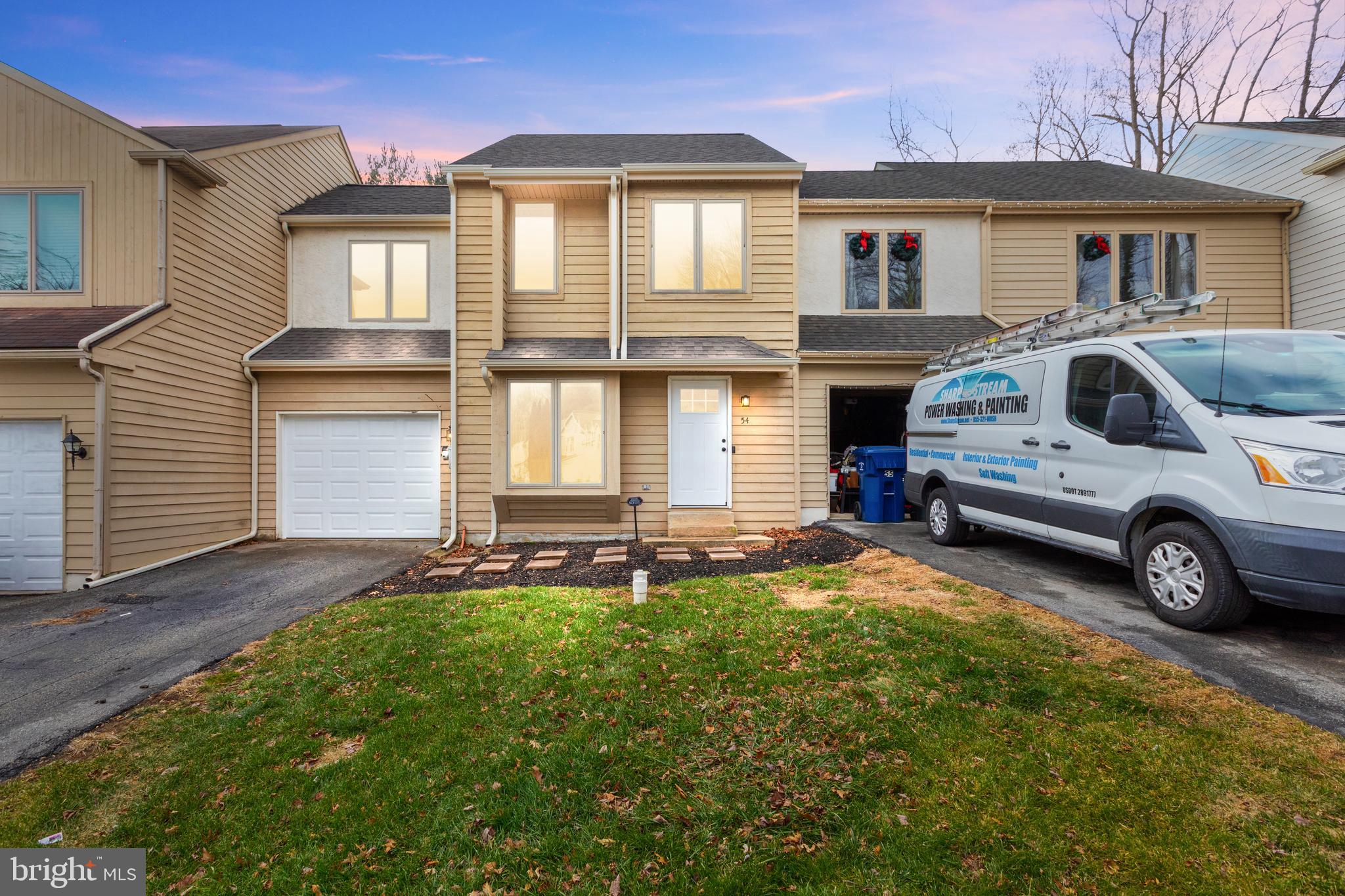 COUNTRY CLUB VALLEY - Residential