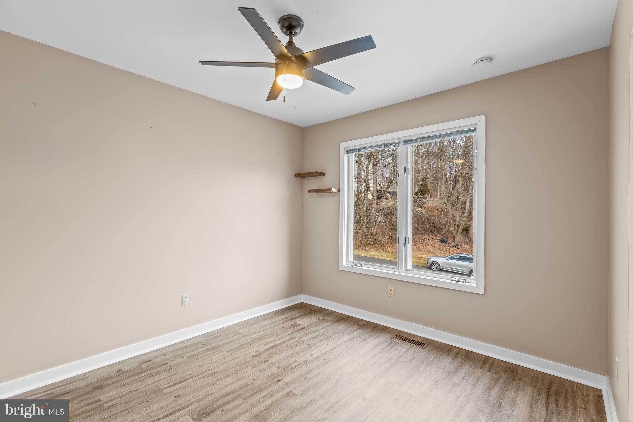 COUNTRY CLUB VALLEY - Residential