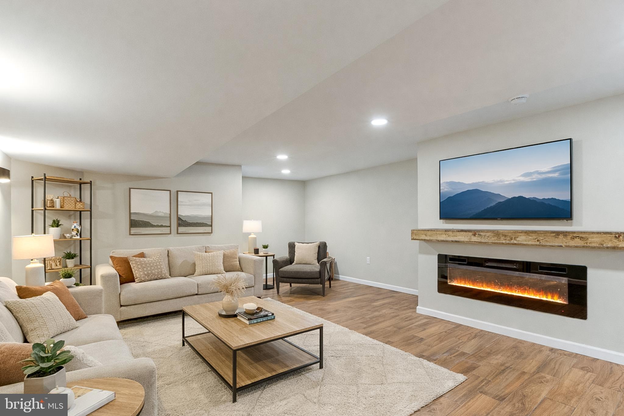 COUNTRY CLUB VALLEY - Residential