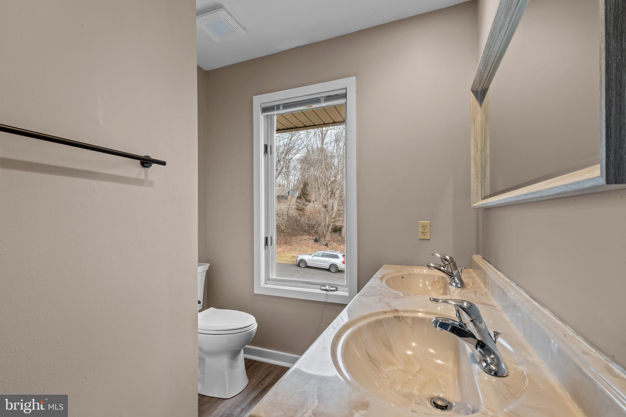 COUNTRY CLUB VALLEY - Residential