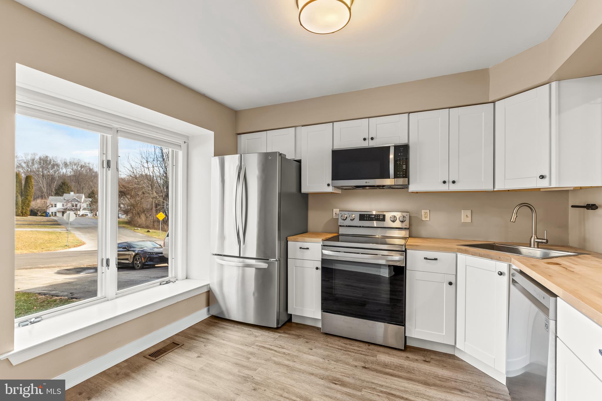 COUNTRY CLUB VALLEY - Residential