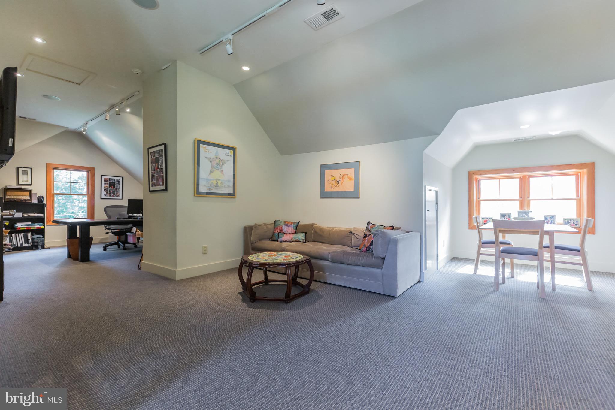 MERION GOLF MANOR - Residential